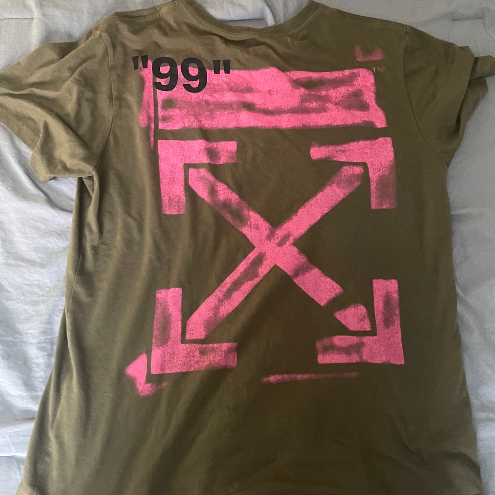 Off white olive and pink logo t shirt